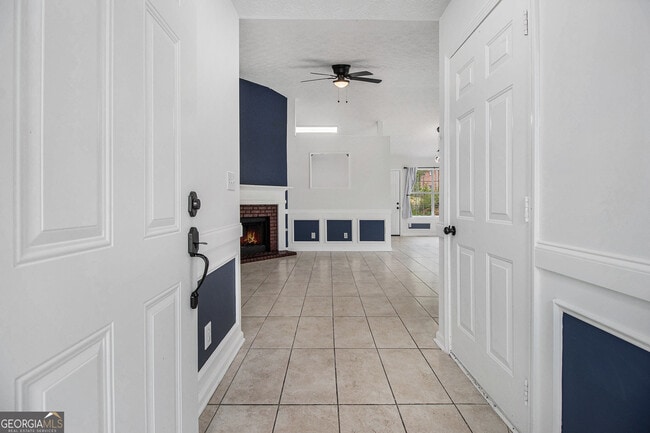 Photo - 5900 Creekside Dr