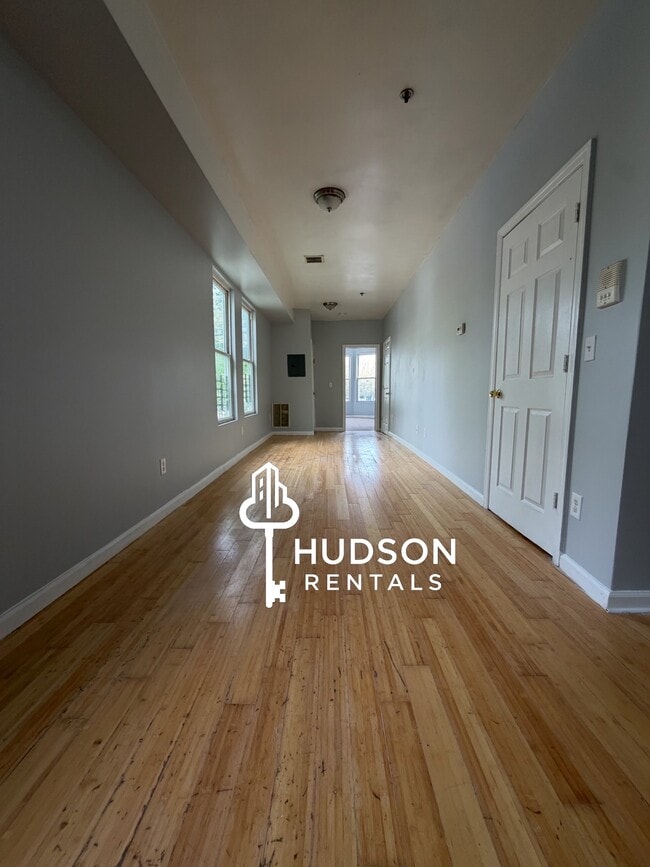 625 Bramhall Ave 1R - 623 Bramhall Ave Unit 1R