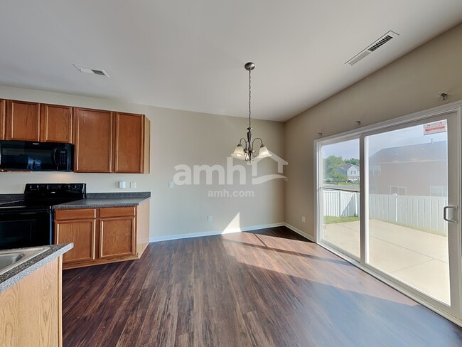 Photo - 1026 Skillbeck Rd