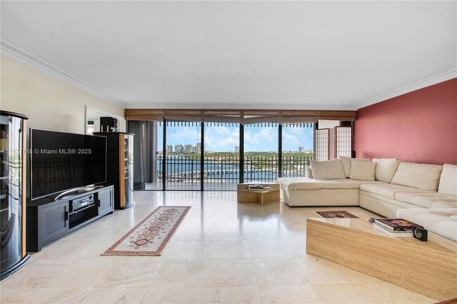 Photo - 3 Grove Isle Dr Unidad C1108