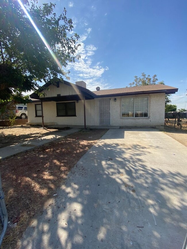 Building Photo - 1219 Water St