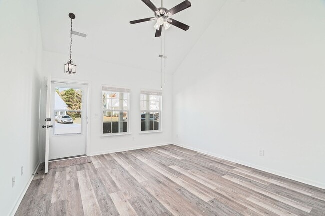 Photo - Live the Sumter-style Life in Summerville!