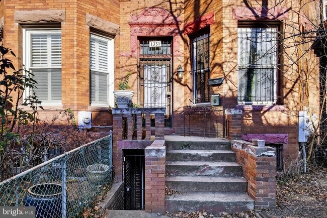 1351 Monroe St NW