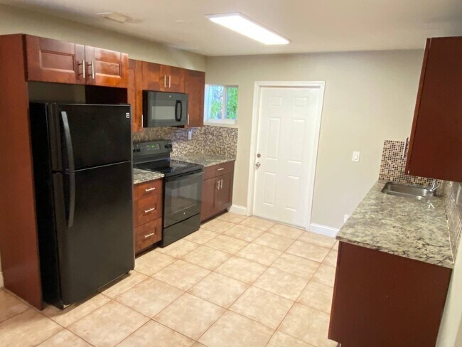 Photo - 141 NW 10th St Unit B