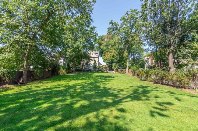 Photo - 356 Carteret Pl