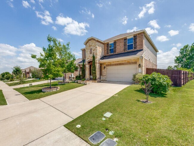 Photo - 6909 Longford Trail