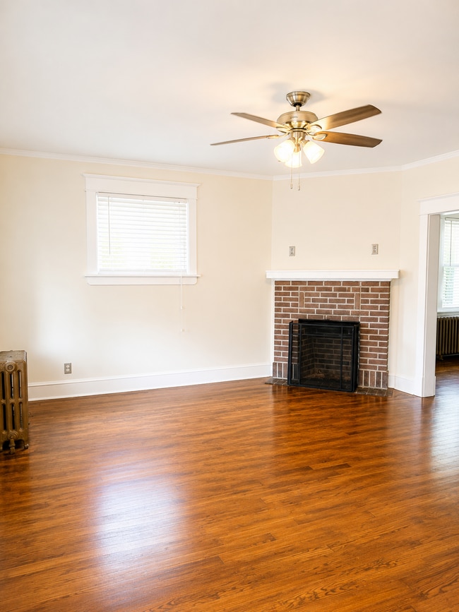 Photo - 104 W 35th St