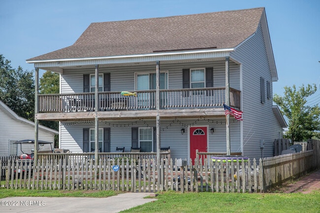 Photo - 907 Cedar St
