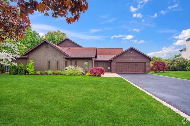 Building Photo - 15 Parkway Dr Rental