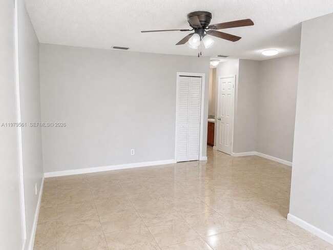 Photo - 611 NE 14th Ave Unit 611