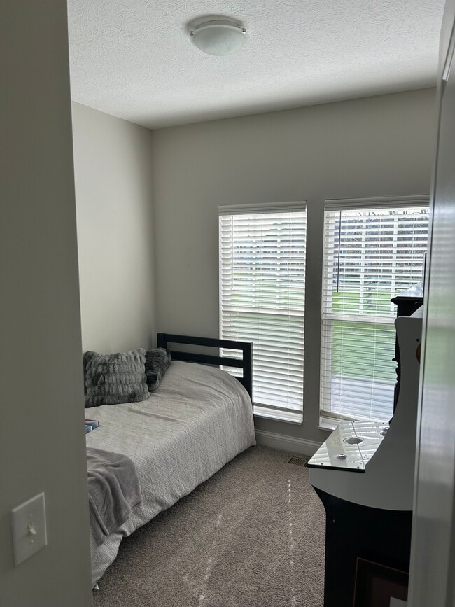 5783 Evans Farm Dr Townhome Townhome Rental in Lewis Center OH