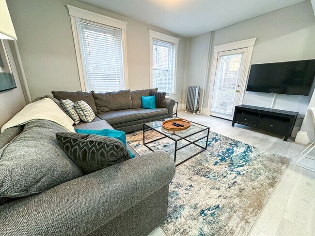 Photo - Amazing 3 bed 2 baths in Brookline.... MAY MOVE IN