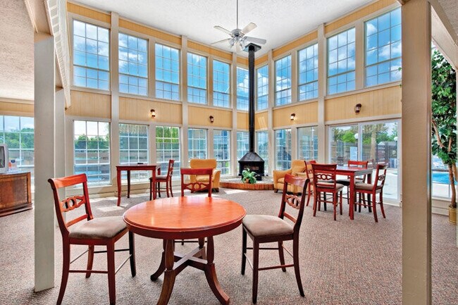 Pier 39 Apartments & Townhomes