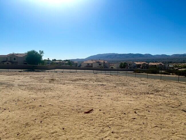 73876 Sunnyslope Dr Unidad B