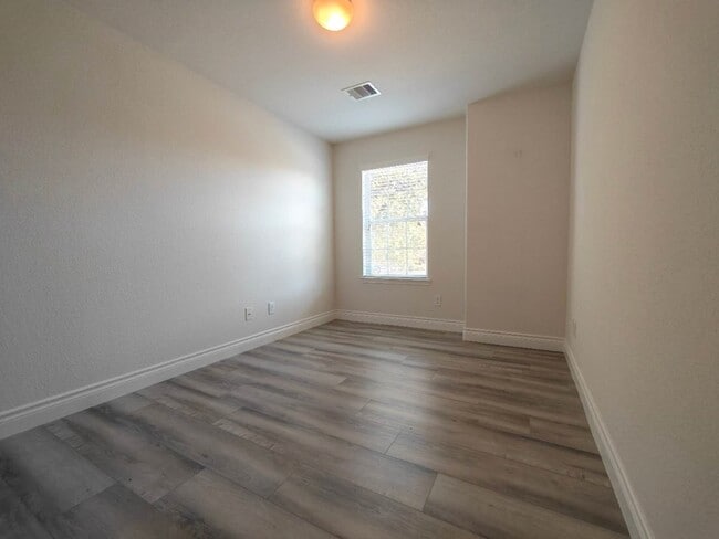 Photo - 2306 Waterford Park St