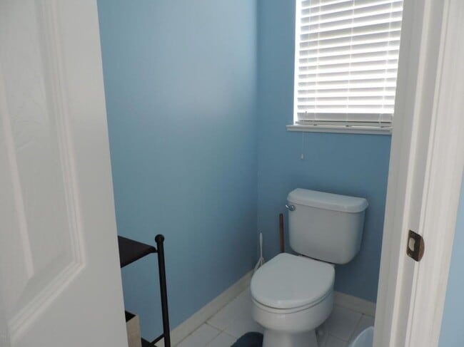 master toilet with private door - 3371 Freedom Ave