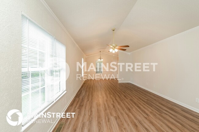Photo - 1155 Conley St