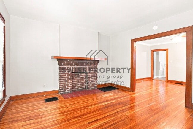 Photo - 2685 Indianola Ave