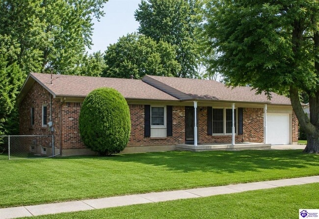 Building Photo - 817 Pearman Ave