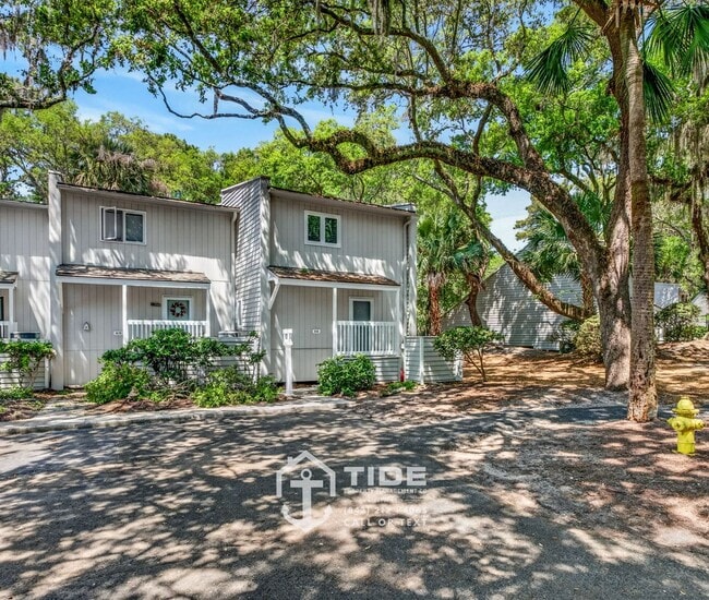 Building Photo - Quiet Coastal Living