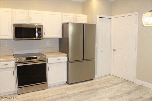 Photo - 4068 Cherrybrook Loop