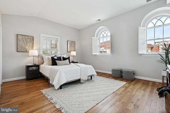 Photo - 1426 21st St NW Unidad 404