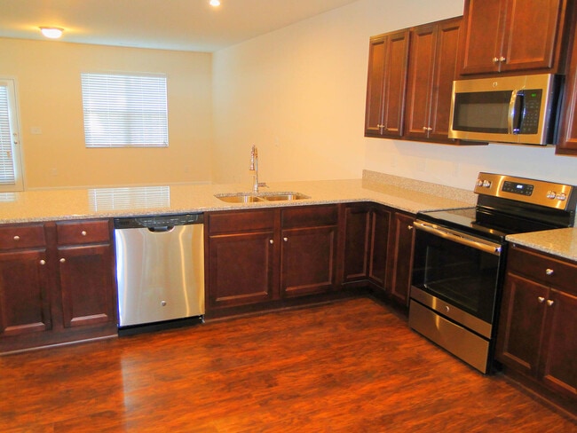 8814 Commons Townes Dr