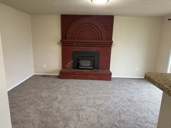 Photo - Recently remodeled Spanaway 3bd/1.75ba rambler available now!