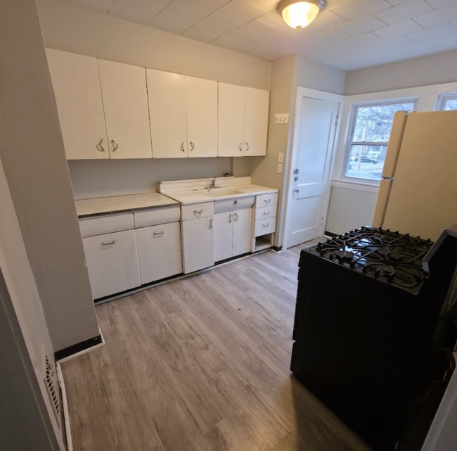 Photo - 3219 W 114th St Unit DOWN