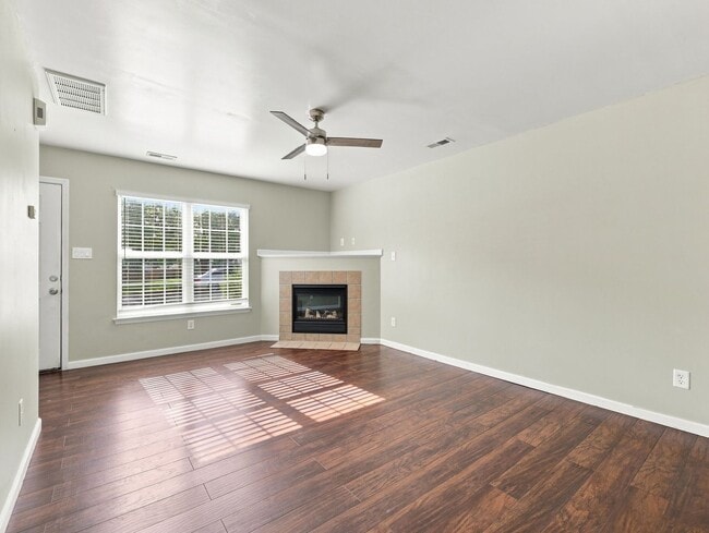 Photo - 107 Spring Meadow Cir