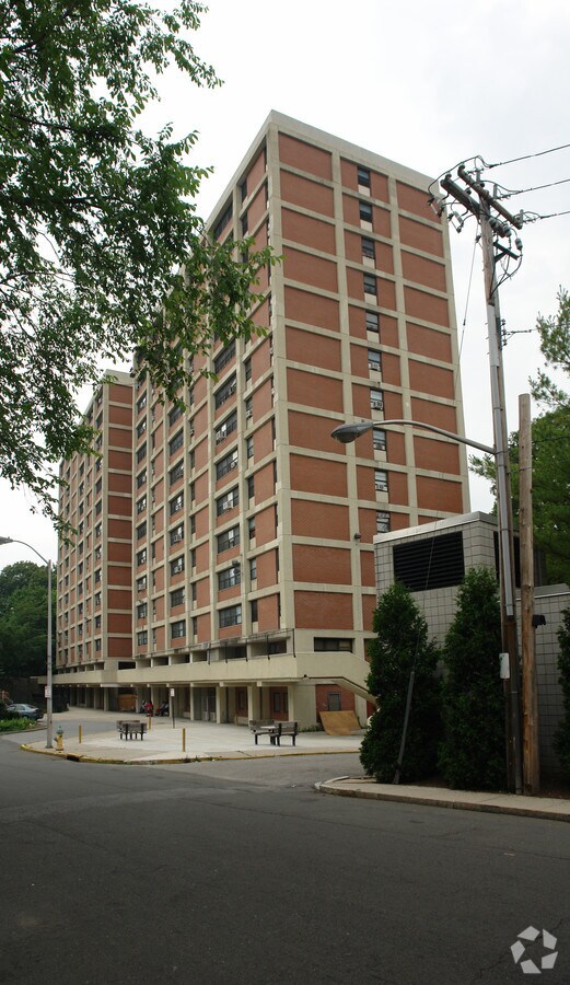 Schuyler-Dekalb - Schuyler-Dekalb Apartments