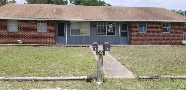 Building Photo - 5605 Thunderbird Rental