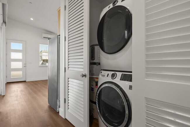 Photo - 1674 Thea Ave Unit B