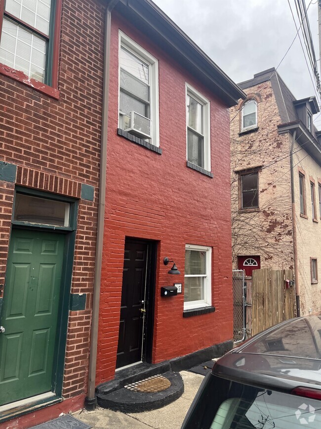Building Photo - 65 S 14th St Rental