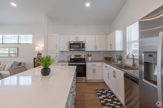 2BR, 2BA - 1,130SF - Kitchen