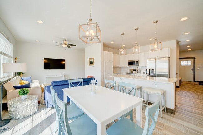 Photo - 1403 Westwood Cir