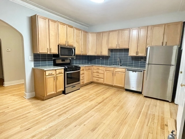 Photo - 4452 N Winchester Ave Unit 2