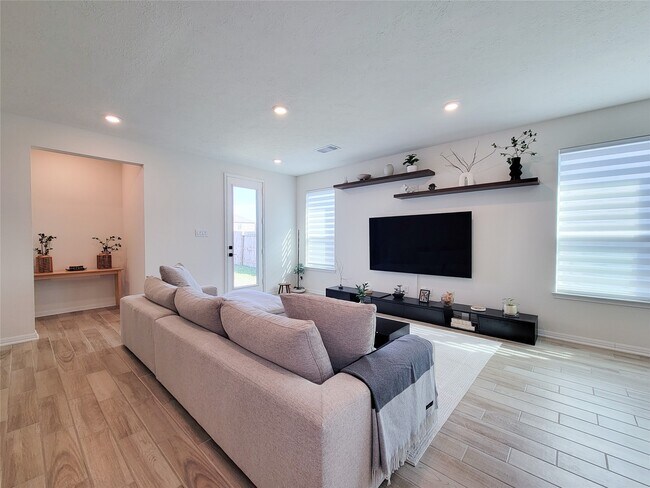 Photo - 8214 Leisure Pt Dr