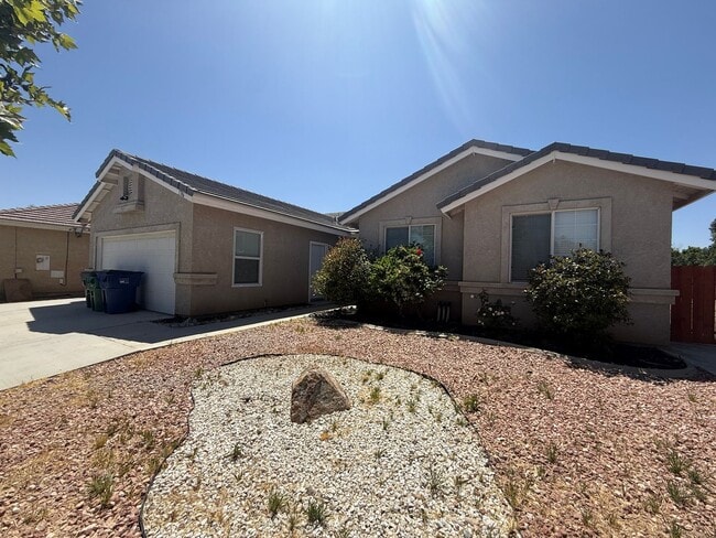 Building Photo - Lancaster Remodeled 3 bedroom - Available Now! Unit 1786