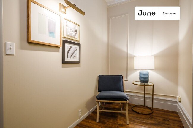 Photo - 336 W 47th St