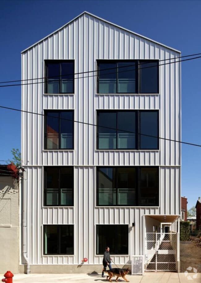 Building Photo - 2011 Cambridge St Unit D Rental
