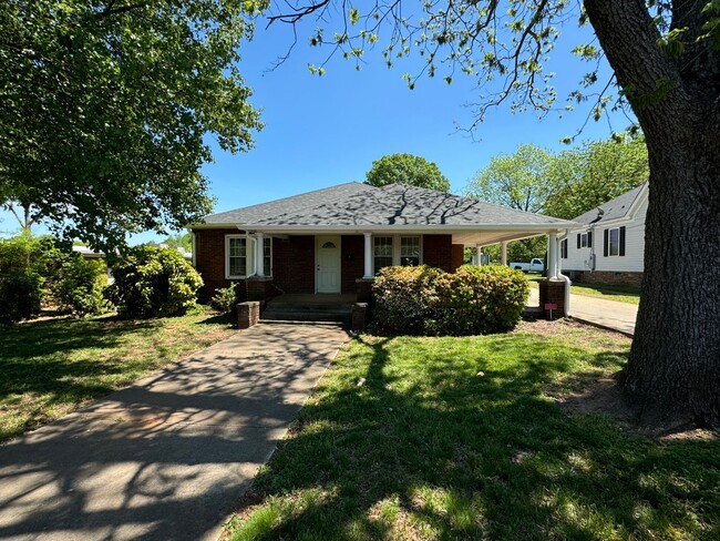 Single Family in Downtown Kings Mountain, NC - Single Family in Downtown Kings Mountain, NC House