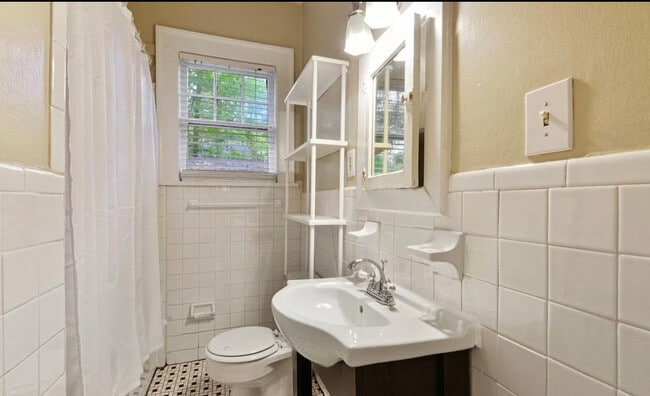 Bathroom - 466 Burlington Rd NE Unit A