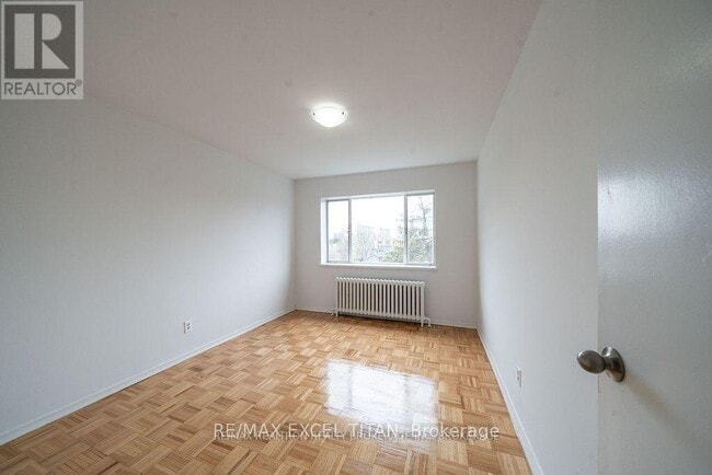 Photo - 799 Robinson St Unit 9