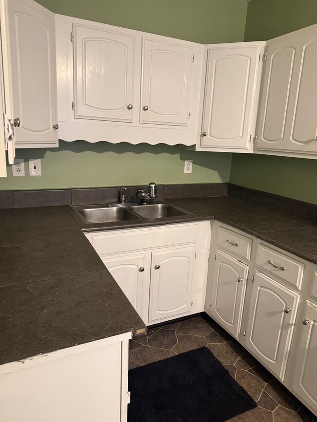 Building Photo - 16 Harrington Rd Unit 2