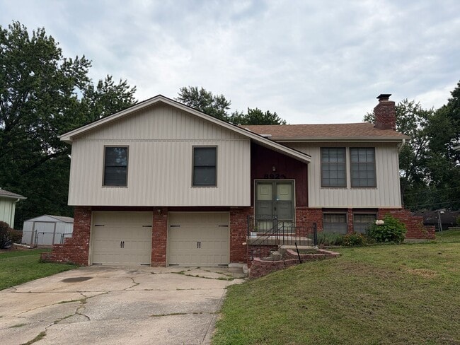 Building Photo - Full of Character with Modern Updates!