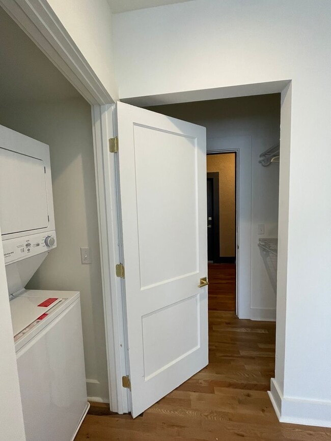 Photo - 449 E. Ponce