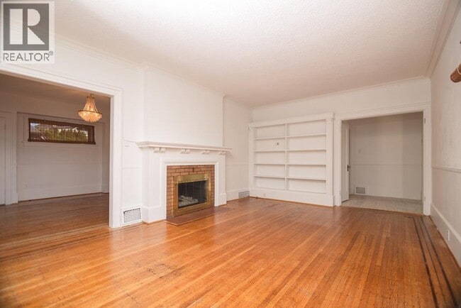 Photo - 16 Arbutus St