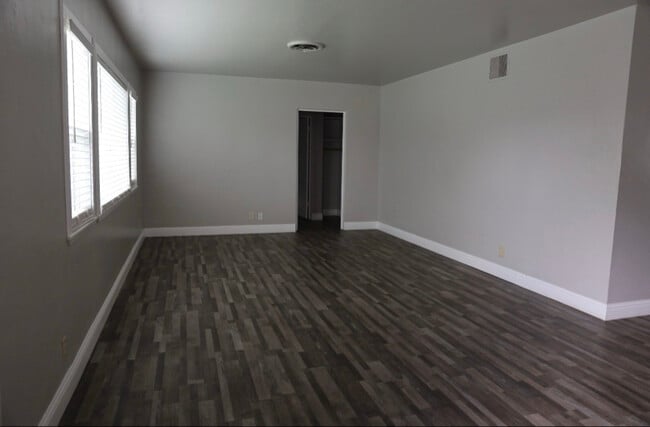 Photo - 1424 Sycamore Dr