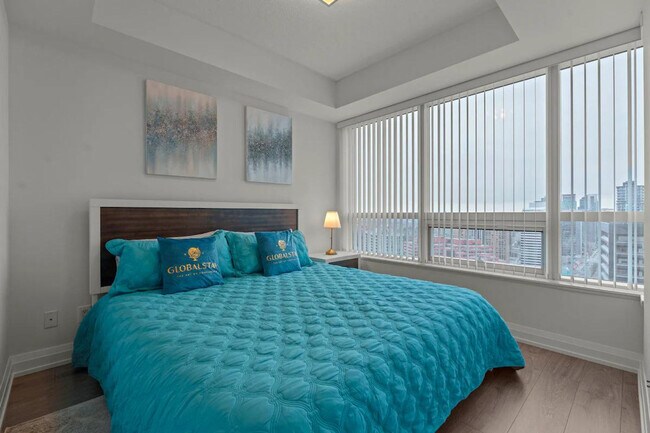 Photo - 33 Sheppard Ave E Unité SI ID1511361P